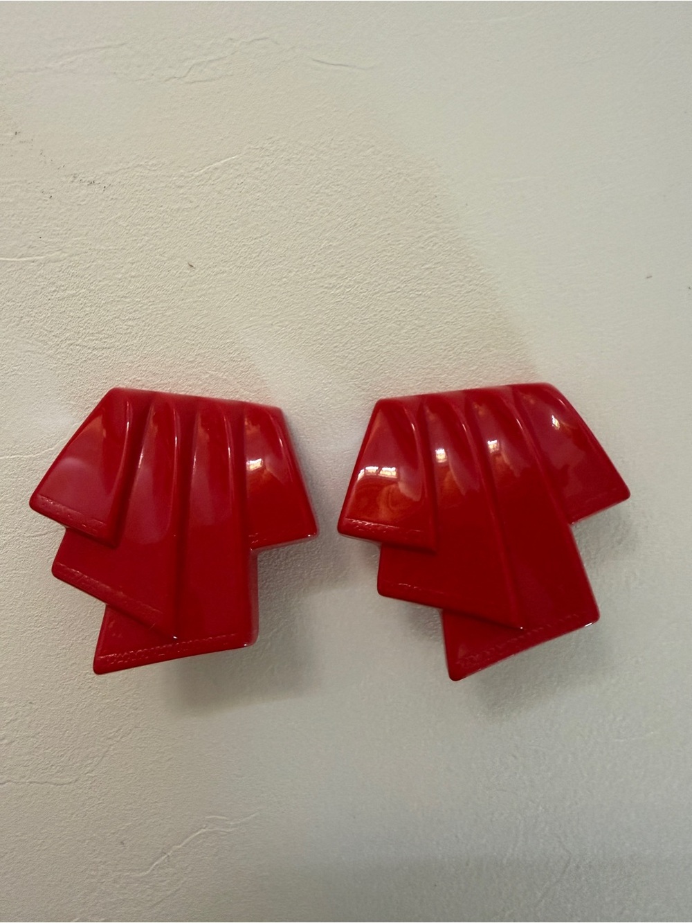 ANGELA CAPUTI Resin Drop Clip-on Earrings